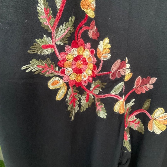 LIV LOS ANGELES Women’s Black Floral Embroidered Wide Leg Boho Style Pants - Picture 2 of 7